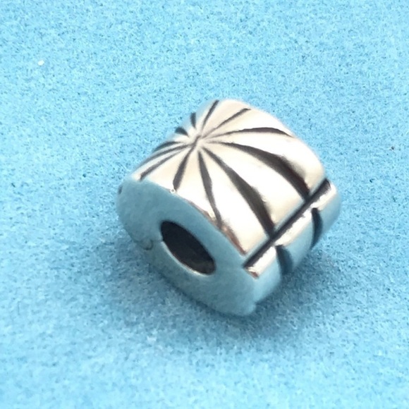 Pandora Retired Sunburst Clip Bead Charm - Picture 2 of 5